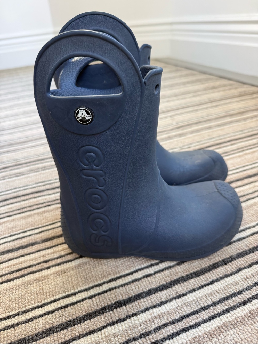 CROCS Kids Navy Blue Pull-On Rain Boots with Handles